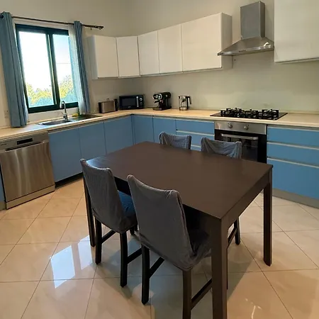 Parkside Maisonette *