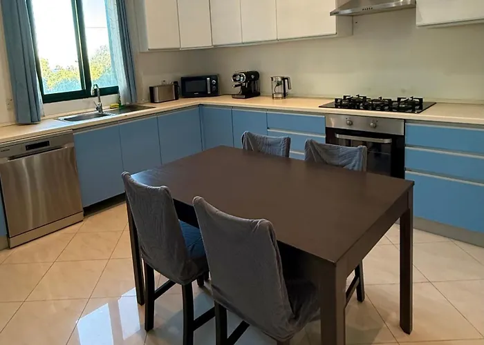 Parkside Maisonette *